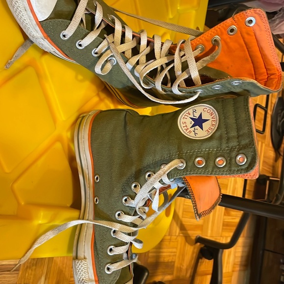 Converse - Picture 1 of 4